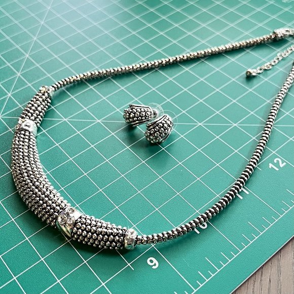 New Sliver Tone Beads Pattern Collar Necklace with Earrings - Picture 2 of 3